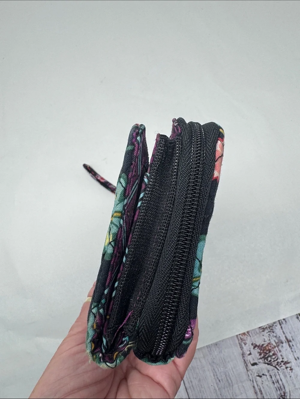 VERA BRADLEY ICONIC RFID COMBO WRISTLET IN THE VINES FLORAL WALLET QUILTED